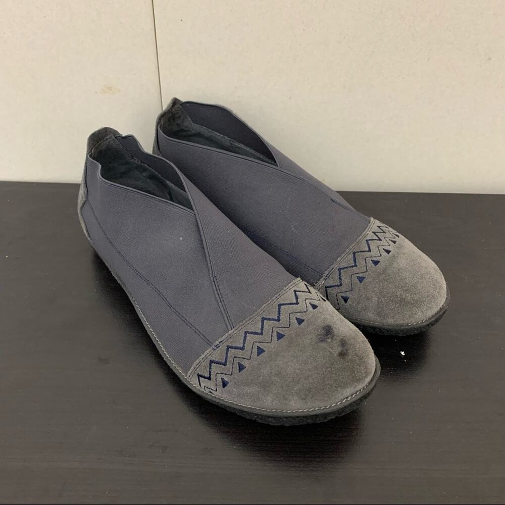 Sundance Embroidered Bloom Womens Flats Blue Gray